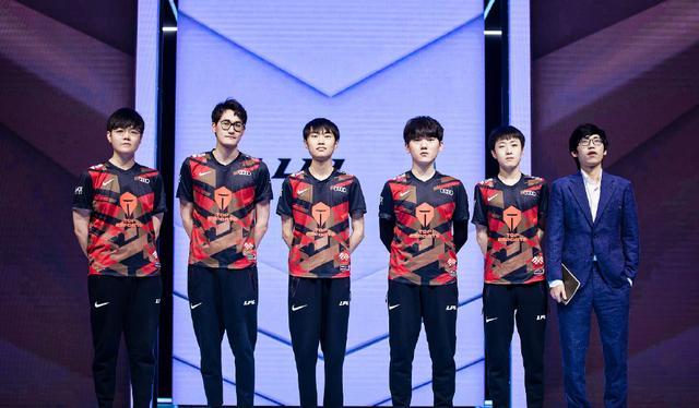 明顯地體現 明顯地體現